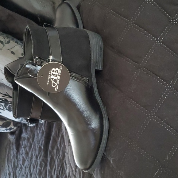 NWT Alexis Blendel Black Booties - Picture 4 of 6